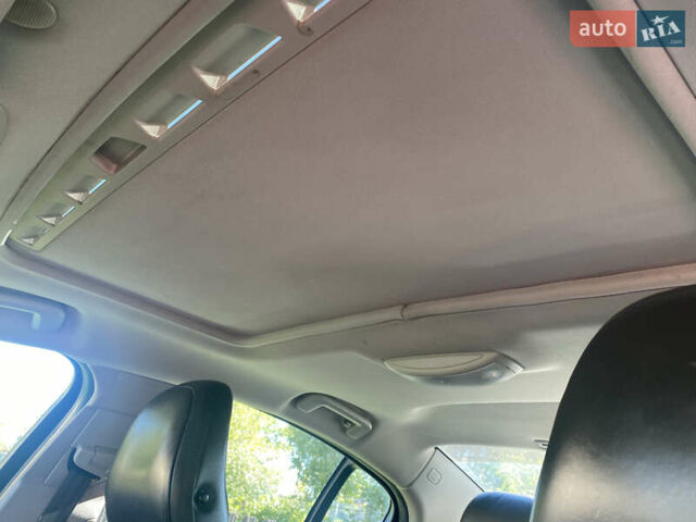 Серый Вольво С60, объемом двигателя 2.52 л и пробегом 285 тыс. км за 8850 $, фото 15 на Automoto.ua