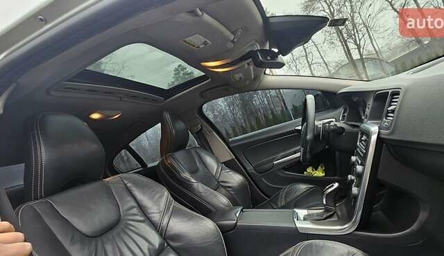 Серый Вольво С60, объемом двигателя 2.5 л и пробегом 139 тыс. км за 10400 $, фото 25 на Automoto.ua