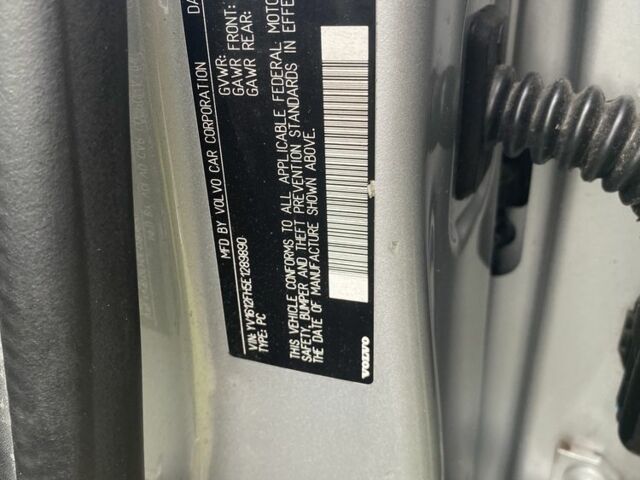 Серый Вольво С60, объемом двигателя 2.5 л и пробегом 285 тыс. км за 8950 $, фото 14 на Automoto.ua