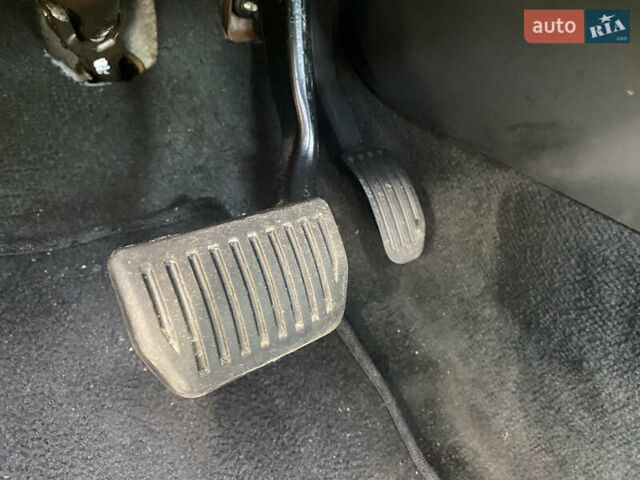 Серый Вольво С60, объемом двигателя 2.52 л и пробегом 285 тыс. км за 8850 $, фото 14 на Automoto.ua