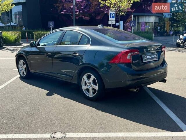 Сірий Вольво С60, об'ємом двигуна 2.5 л та пробігом 208 тис. км за 10490 $, фото 4 на Automoto.ua