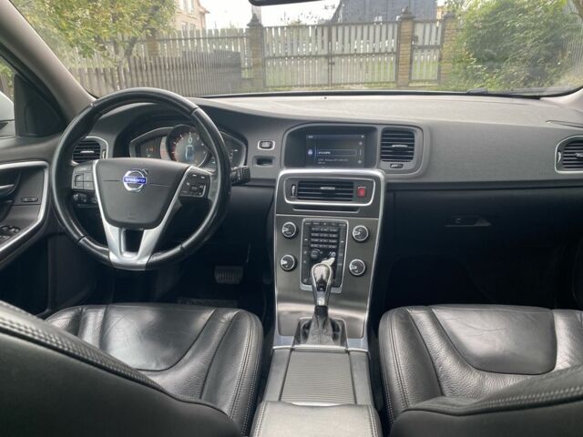 Серый Вольво С60, объемом двигателя 2.5 л и пробегом 285 тыс. км за 8950 $, фото 7 на Automoto.ua