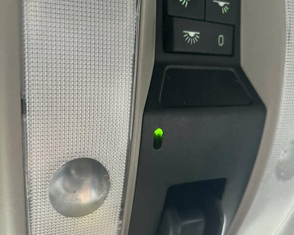 Серый Вольво С60, объемом двигателя 2.5 л и пробегом 213 тыс. км за 11000 $, фото 36 на Automoto.ua