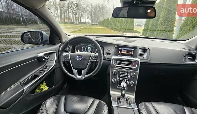 Серый Вольво С60, объемом двигателя 2.5 л и пробегом 139 тыс. км за 10400 $, фото 15 на Automoto.ua