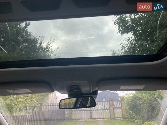 Серый Вольво С60, объемом двигателя 2.52 л и пробегом 285 тыс. км за 8850 $, фото 16 на Automoto.ua