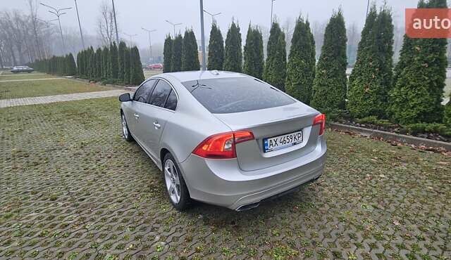 Серый Вольво С60, объемом двигателя 2.5 л и пробегом 139 тыс. км за 10400 $, фото 9 на Automoto.ua