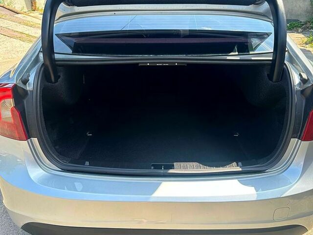 Серый Вольво С60, объемом двигателя 2.5 л и пробегом 0 тыс. км за 9800 $, фото 9 на Automoto.ua