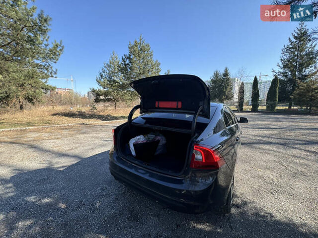 Серый Вольво С60, объемом двигателя 1.98 л и пробегом 159 тыс. км за 11500 $, фото 8 на Automoto.ua