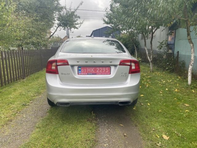 Серый Вольво С60, объемом двигателя 2.5 л и пробегом 285 тыс. км за 8950 $, фото 2 на Automoto.ua