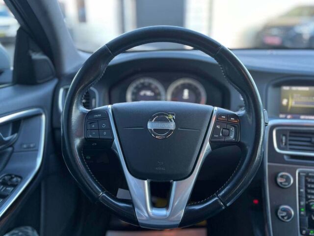 Серый Вольво С60, объемом двигателя 2.5 л и пробегом 208 тыс. км за 9700 $, фото 11 на Automoto.ua