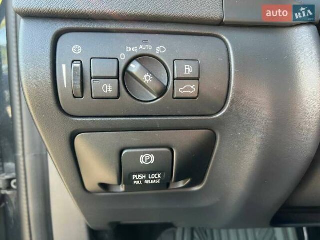 Сірий Вольво С60, об'ємом двигуна 2.5 л та пробігом 208 тис. км за 10490 $, фото 12 на Automoto.ua