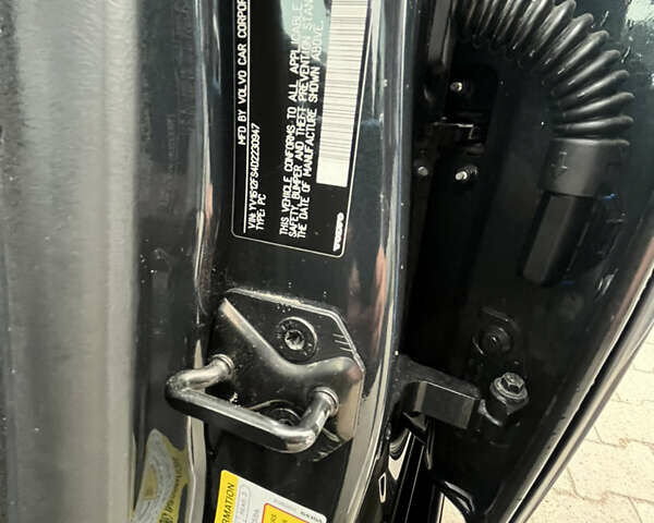 Серый Вольво С60, объемом двигателя 2.5 л и пробегом 213 тыс. км за 11000 $, фото 20 на Automoto.ua