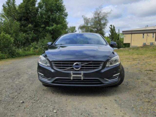 Серый Вольво С60, объемом двигателя 2.5 л и пробегом 82 тыс. км за 8700 $, фото 1 на Automoto.ua