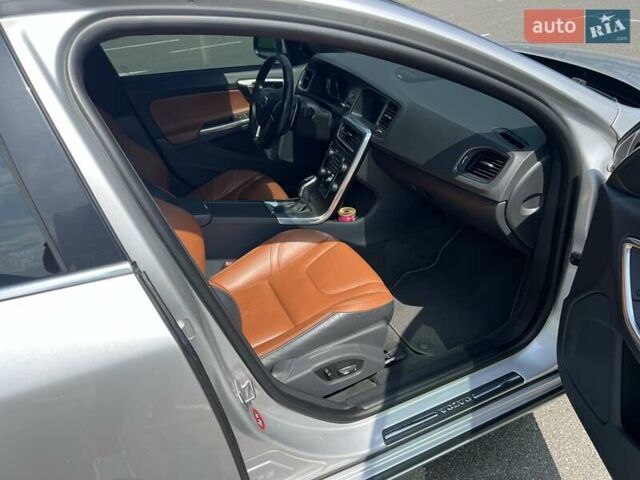 Серый Вольво С60, объемом двигателя 1.97 л и пробегом 130 тыс. км за 11999 $, фото 39 на Automoto.ua