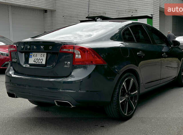 Серый Вольво С60, объемом двигателя 2.52 л и пробегом 111 тыс. км за 16000 $, фото 5 на Automoto.ua