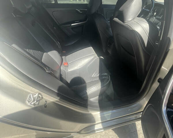 Серый Вольво С60, объемом двигателя 1.97 л и пробегом 150 тыс. км за 13300 $, фото 31 на Automoto.ua