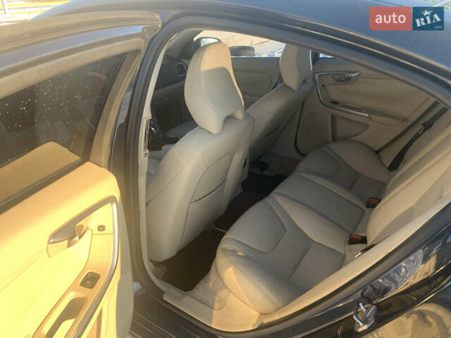 Серый Вольво С60, объемом двигателя 1.97 л и пробегом 188 тыс. км за 11000 $, фото 9 на Automoto.ua