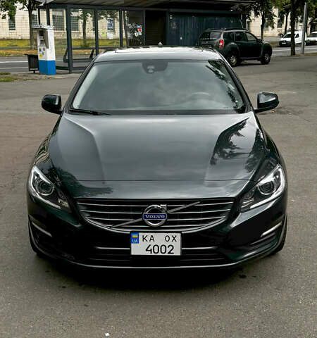 Серый Вольво С60, объемом двигателя 2.52 л и пробегом 111 тыс. км за 16000 $, фото 4 на Automoto.ua