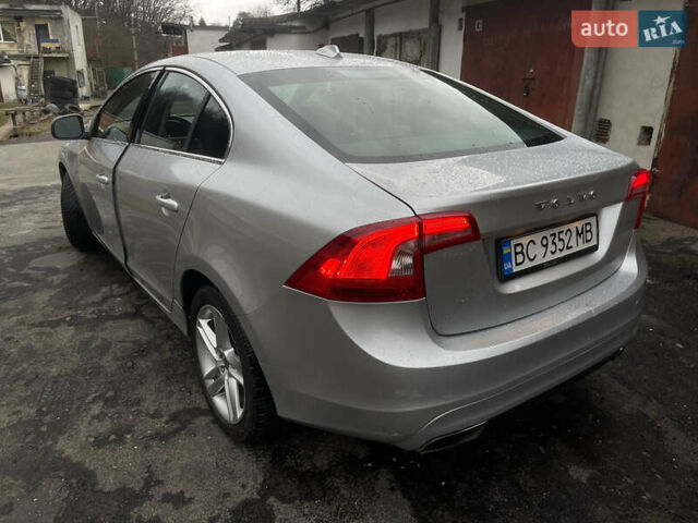 Серый Вольво С60, объемом двигателя 1.97 л и пробегом 165 тыс. км за 10500 $, фото 4 на Automoto.ua