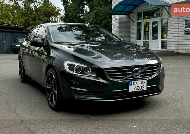 Серый Вольво С60, объемом двигателя 2.52 л и пробегом 111 тыс. км за 16000 $, фото 1 на Automoto.ua