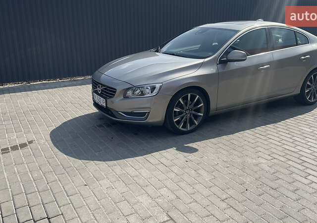 Серый Вольво С60, объемом двигателя 1.97 л и пробегом 150 тыс. км за 13300 $, фото 8 на Automoto.ua