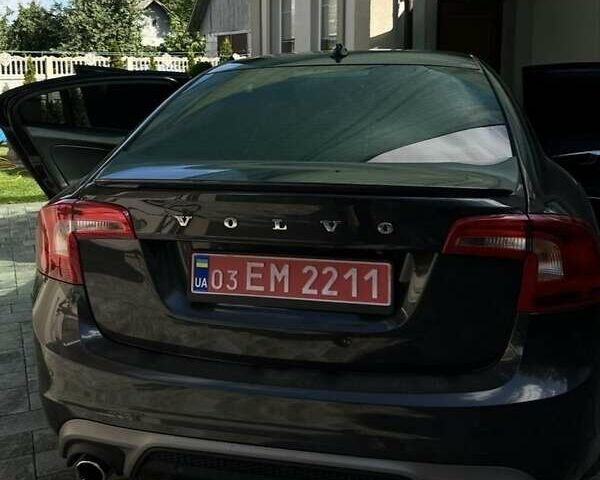 Серый Вольво С60, объемом двигателя 2 л и пробегом 223 тыс. км за 14000 $, фото 4 на Automoto.ua