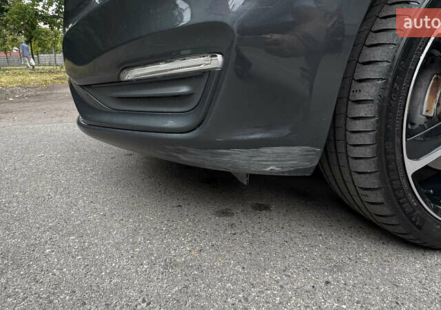 Серый Вольво С60, объемом двигателя 2.52 л и пробегом 111 тыс. км за 16000 $, фото 19 на Automoto.ua