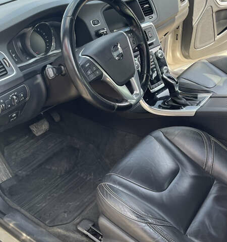 Серый Вольво С60, объемом двигателя 1.97 л и пробегом 150 тыс. км за 13300 $, фото 10 на Automoto.ua