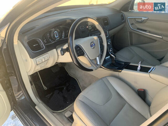 Серый Вольво С60, объемом двигателя 1.97 л и пробегом 188 тыс. км за 11000 $, фото 8 на Automoto.ua
