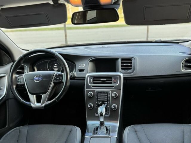 Сірий Вольво С60, об'ємом двигуна 1.6 л та пробігом 249 тис. км за 13000 $, фото 6 на Automoto.ua