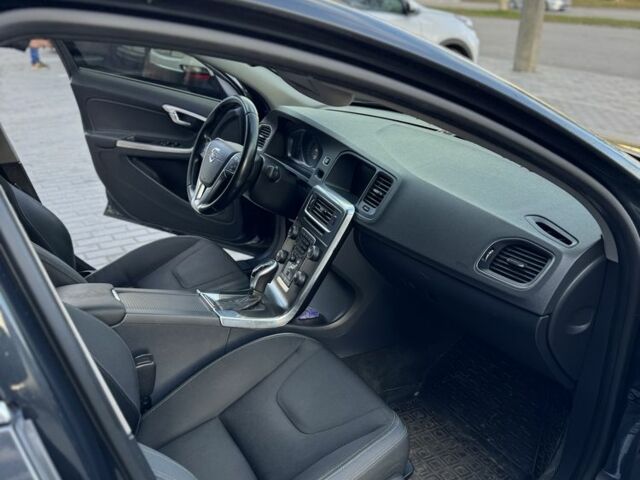 Сірий Вольво С60, об'ємом двигуна 1.6 л та пробігом 249 тис. км за 13000 $, фото 5 на Automoto.ua