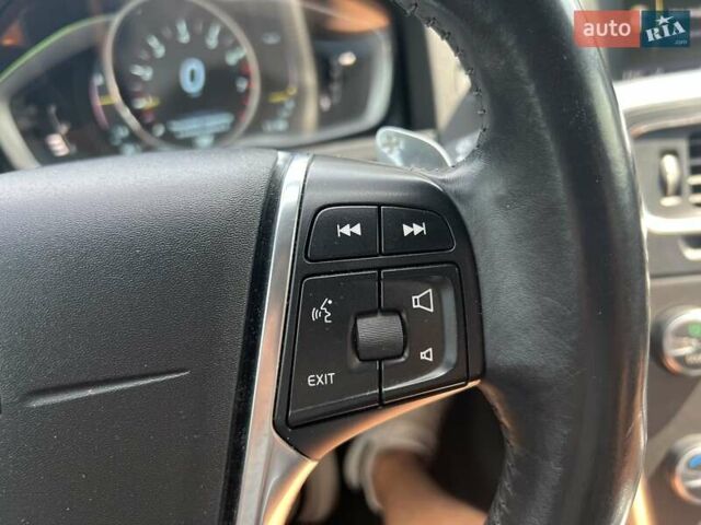 Серый Вольво С60, объемом двигателя 1.97 л и пробегом 130 тыс. км за 11999 $, фото 33 на Automoto.ua