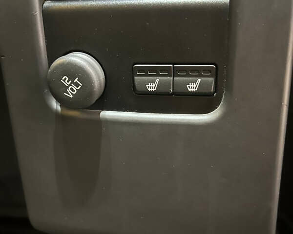 Серый Вольво С60, объемом двигателя 2.5 л и пробегом 181 тыс. км за 15900 $, фото 17 на Automoto.ua