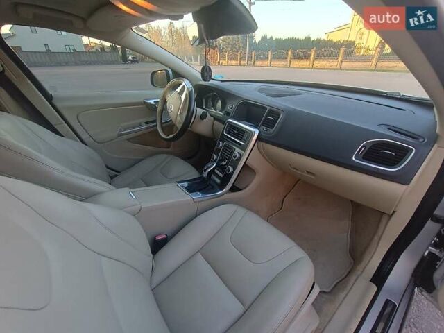 Серый Вольво С60, объемом двигателя 1.97 л и пробегом 255 тыс. км за 12300 $, фото 32 на Automoto.ua