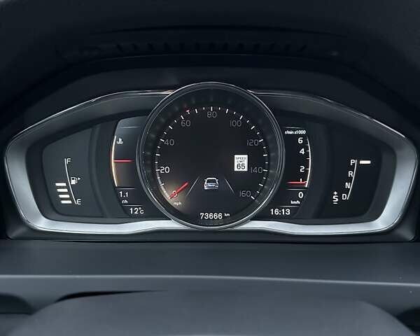 Серый Вольво С60, объемом двигателя 2.5 л и пробегом 73 тыс. км за 16500 $, фото 41 на Automoto.ua