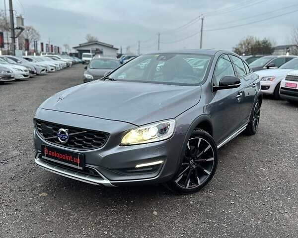 Серый Вольво С60, объемом двигателя 2.5 л и пробегом 73 тыс. км за 16500 $, фото 3 на Automoto.ua