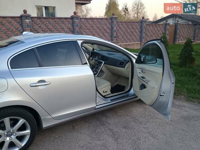 Серый Вольво С60, объемом двигателя 1.97 л и пробегом 255 тыс. км за 12300 $, фото 9 на Automoto.ua