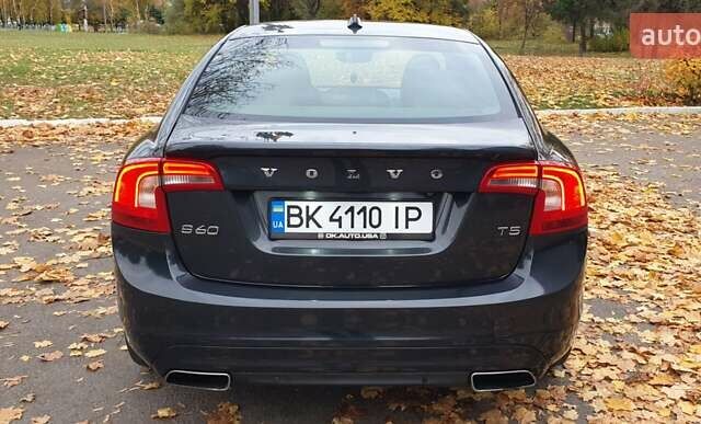 Вольво С60 2015 в Ровно на Automoto.ua Серый Вольво С60, объемом двигателя 1.97 л и пробегом 179 тыс. км за 12300 $, фото 1 на Automoto.ua