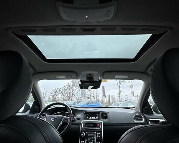 Серый Вольво С60, объемом двигателя 2.5 л и пробегом 73 тыс. км за 16500 $, фото 30 на Automoto.ua