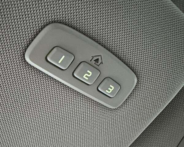 Серый Вольво С60, объемом двигателя 2.5 л и пробегом 73 тыс. км за 16500 $, фото 44 на Automoto.ua