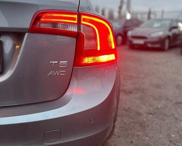 Серый Вольво С60, объемом двигателя 2.5 л и пробегом 73 тыс. км за 16500 $, фото 11 на Automoto.ua