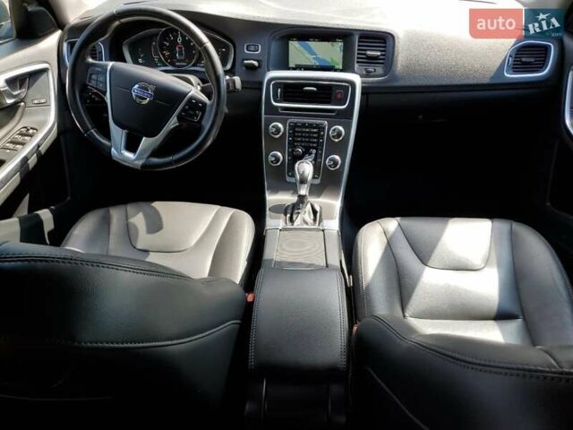 Вольво С60 2015 в Кропивницком (Кировограде) на Automoto.ua Серый Вольво С60, объемом двигателя 2.52 л и пробегом 157 тыс. км за 1400 $, фото 7 на Automoto.ua