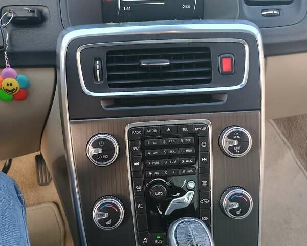 Серый Вольво С60, объемом двигателя 1.97 л и пробегом 255 тыс. км за 12300 $, фото 28 на Automoto.ua