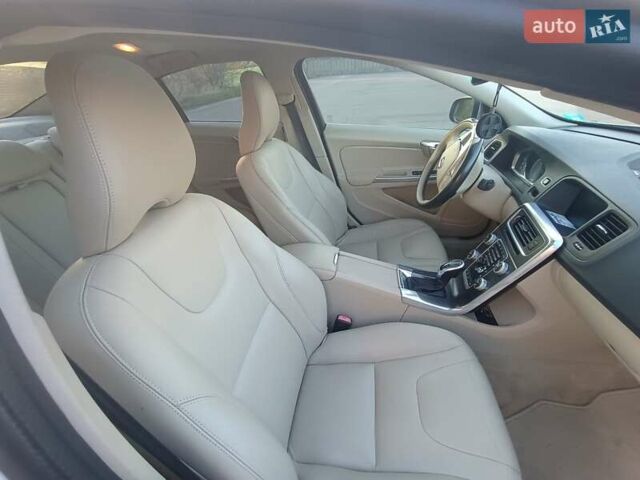 Серый Вольво С60, объемом двигателя 1.97 л и пробегом 255 тыс. км за 12300 $, фото 26 на Automoto.ua