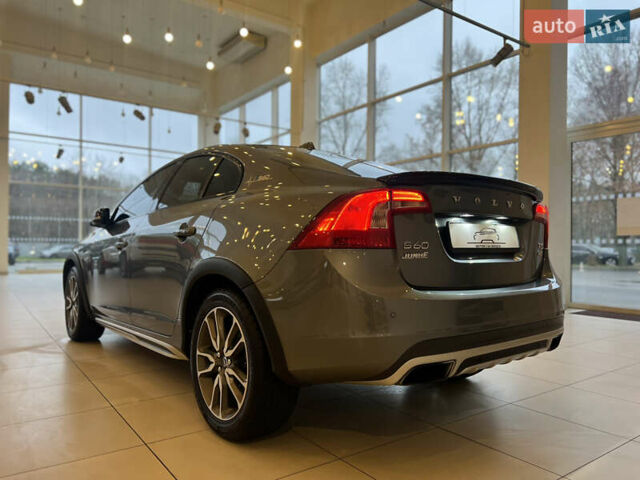 Серый Вольво С60, объемом двигателя 2.5 л и пробегом 181 тыс. км за 15900 $, фото 6 на Automoto.ua