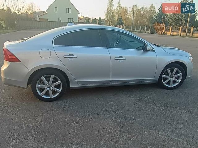 Серый Вольво С60, объемом двигателя 1.97 л и пробегом 255 тыс. км за 12300 $, фото 31 на Automoto.ua