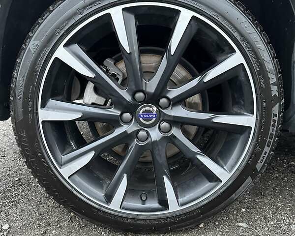 Серый Вольво С60, объемом двигателя 2.5 л и пробегом 73 тыс. км за 16500 $, фото 7 на Automoto.ua