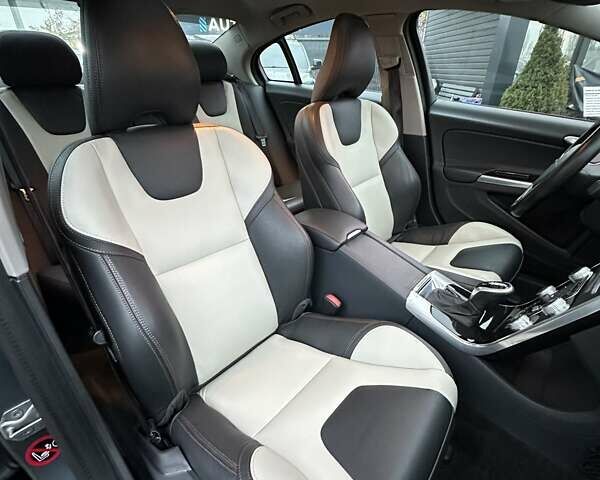 Серый Вольво С60, объемом двигателя 2.5 л и пробегом 73 тыс. км за 16500 $, фото 20 на Automoto.ua