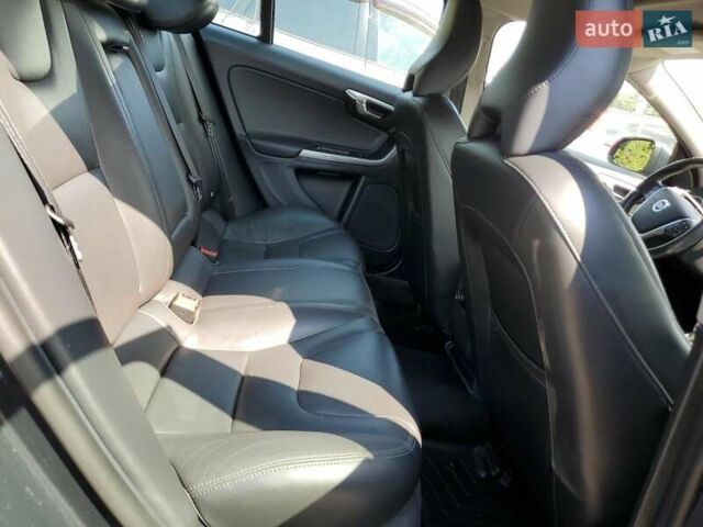 Вольво С60 2015 в Кропивницком (Кировограде) на Automoto.ua Серый Вольво С60, объемом двигателя 2.52 л и пробегом 157 тыс. км за 1400 $, фото 9 на Automoto.ua