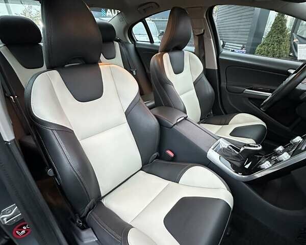 Серый Вольво С60, объемом двигателя 2.5 л и пробегом 73 тыс. км за 16500 $, фото 24 на Automoto.ua